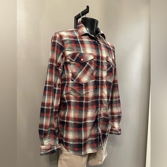 Men’s Carhartt red plaid Button-down longsleeve shirt - Picture 2 of 5